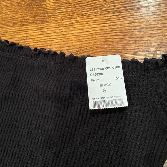 Black off shoulder frilly fitted dress - Picture 4 of 4